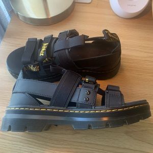 Dr. Martens PEARSON WEBBING SANDALS